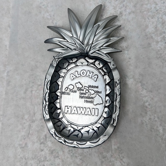 Pineapple Shape Silver Metal Aloha Ashtray w/ State of Hawaii Engraving - Picture 1 of 15